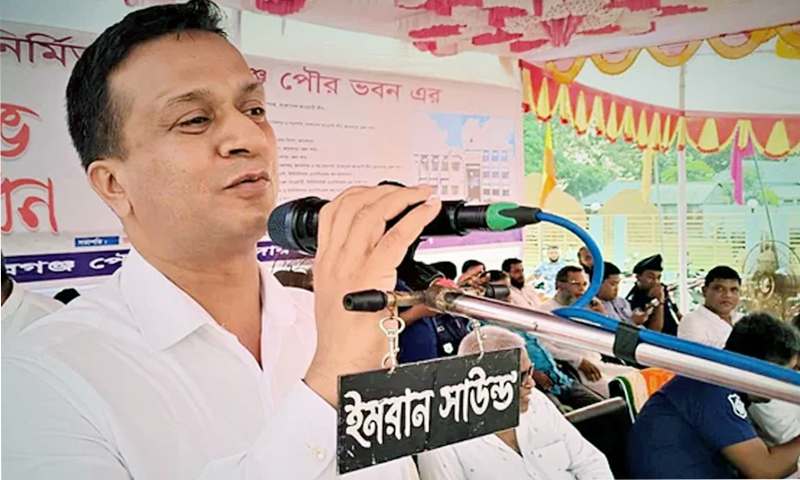 ওসির পর এবার নৌকায় ভোট চাইলেন ডিসি